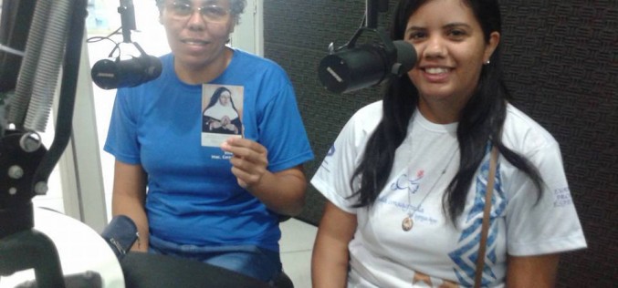 Aspirantes e noviça da Comunidade de Picos, em entrevista a rádio FM.